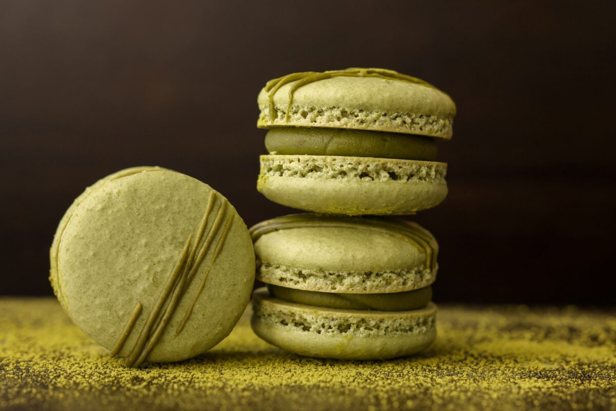 Green tea macarons